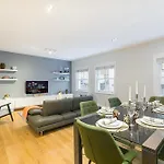Urban Chic - Chiltern And Baker