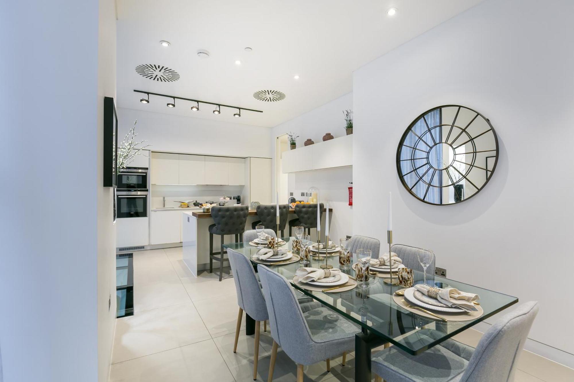 Urban Chic - Chiltern And Baker *